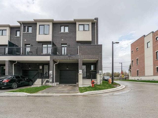 994 Kicking Horse Path Path