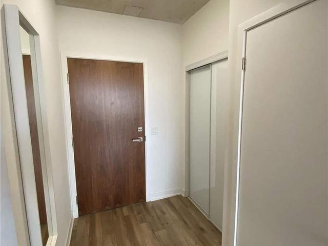 1023 - 30 Baseball Pl