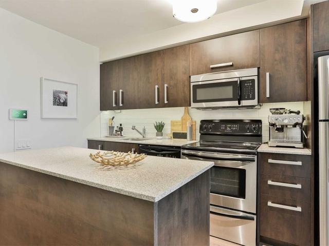 2006 - 1048 Broadview Ave