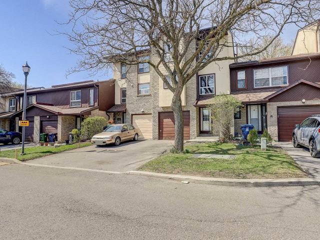 6 - 1180 Sandhurst Circ E