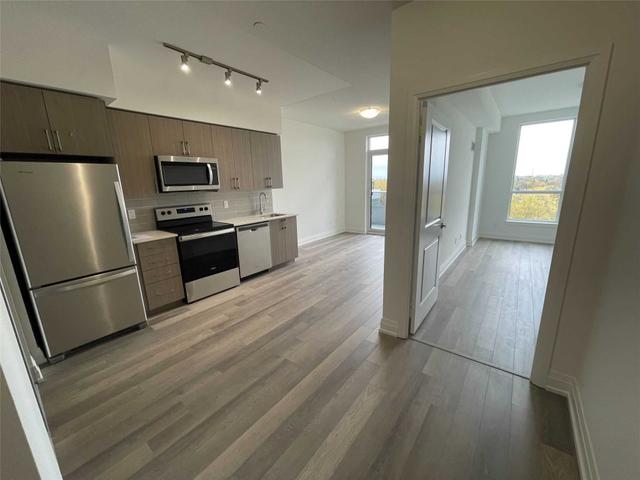 827 - 3121 Sheppard Ave E