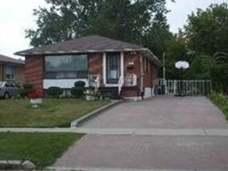 44 Mossbank Dr