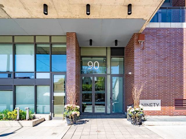 827 - 90 Broadview Ave