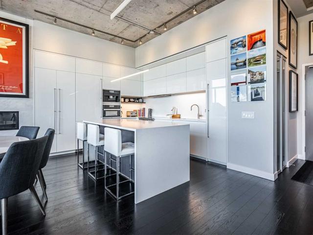 827 - 90 Broadview Ave