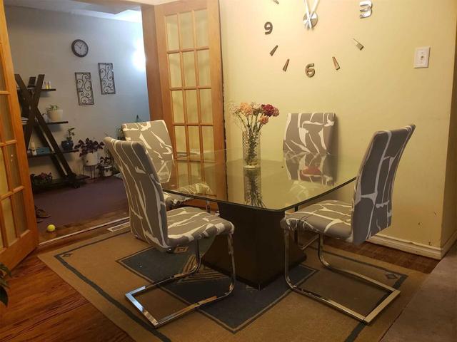 33 Cultra Sq