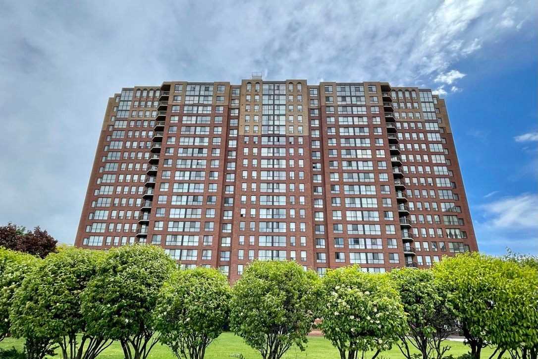 PH12 - 330 Mccowan Rd, Scarborough | Sold, E5254420 | Condos.ca