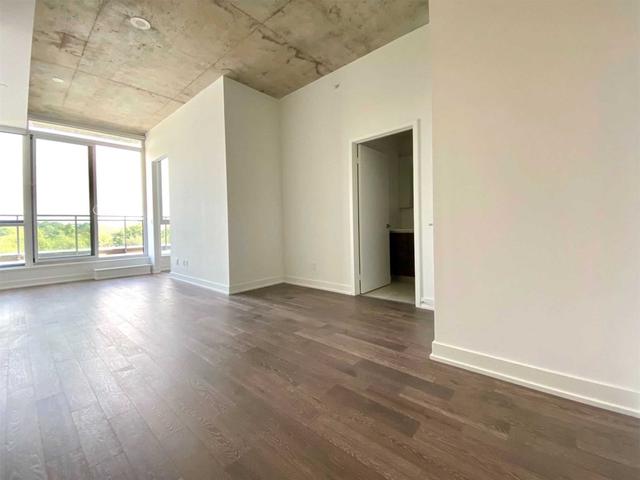 813 - 1238 Dundas St E