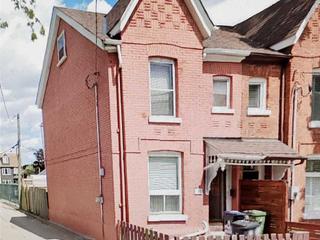 137 Munro St