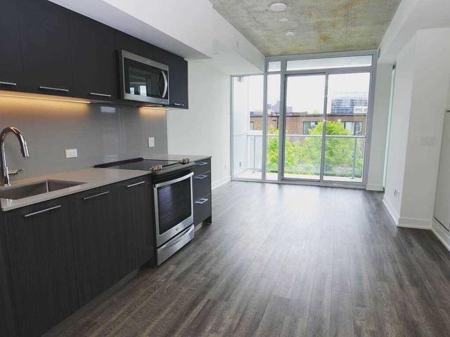 206 - 25 Baseball Pl