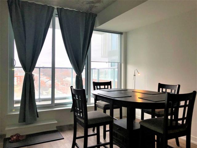 827 - 30 Baseball Pl