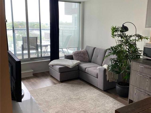 827 - 30 Baseball Pl