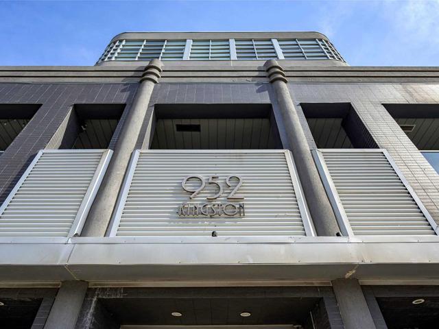 305 - 952 Kingston Rd