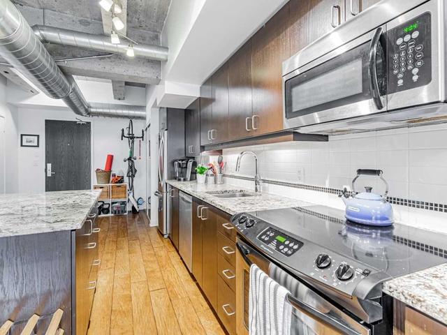 125 - 201 Carlaw Ave