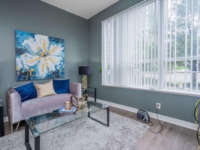 TH#123 - 38 Lee Centre Dr