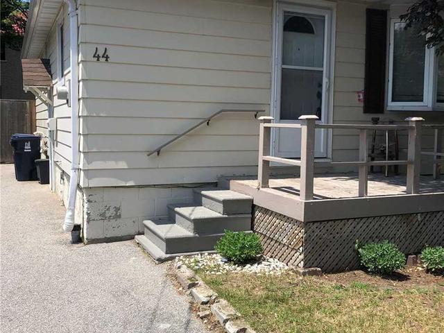 Upper L - 44 Weir Cres