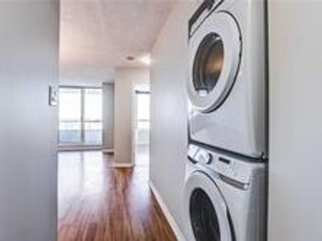 1034 - 3 Greystone Walk Dr