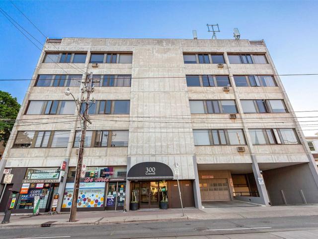 307 - 300 Coxwell Ave