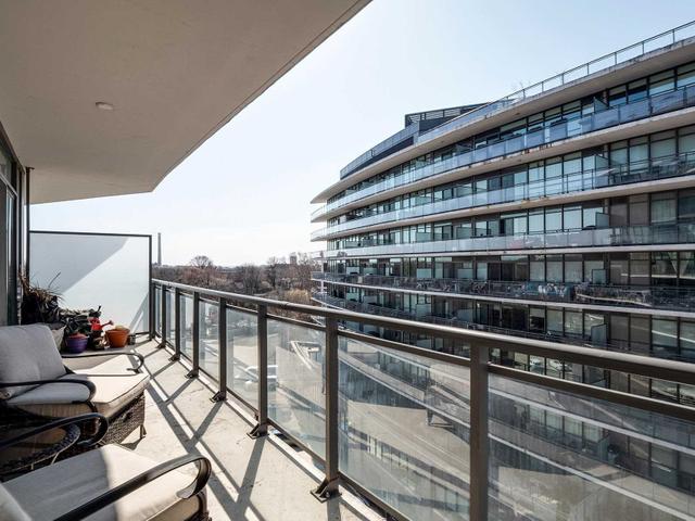 701 - 1201 Dundas St E