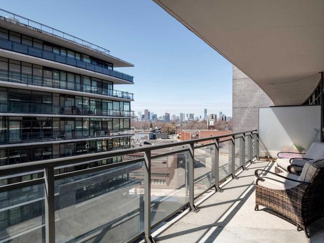 701 - 1201 Dundas St E