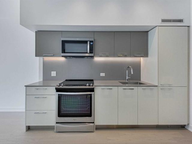 1404 - 30 Baseball Pl