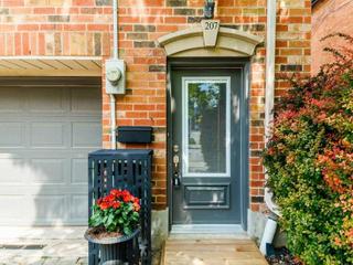 207 Heward Ave