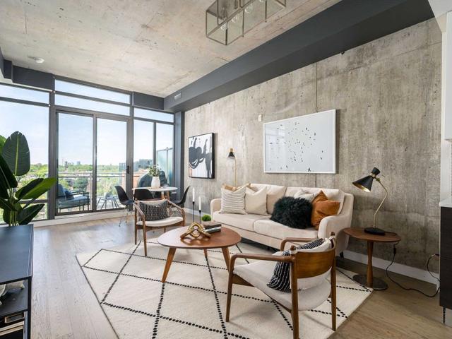 730 - 90 Broadview Ave