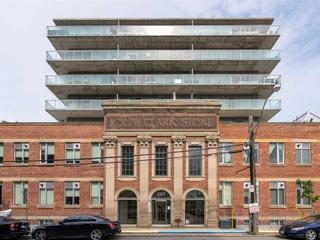 806 - 201 Carlaw Ave