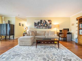 305 - 1 Reidmount Ave
