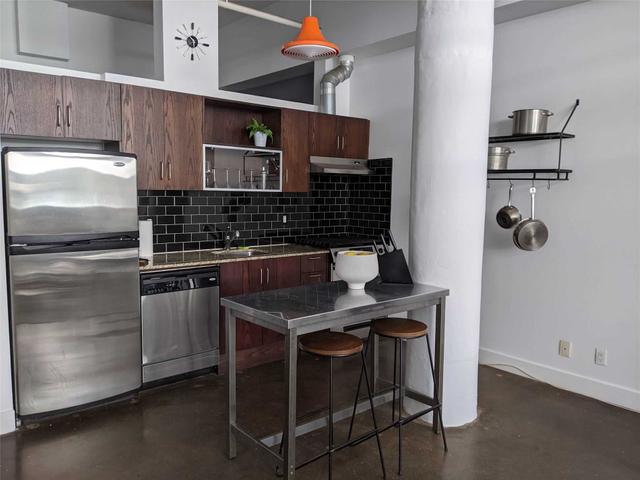 409 - 233 Carlaw Ave