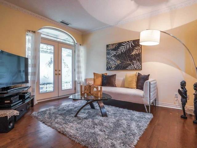 TH9 - 5039 Finch Ave E