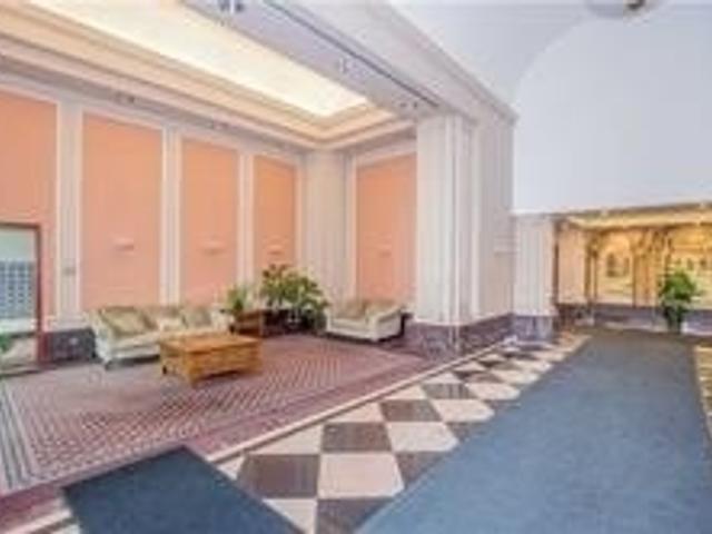 1903 - 11 Lee Centre Dr