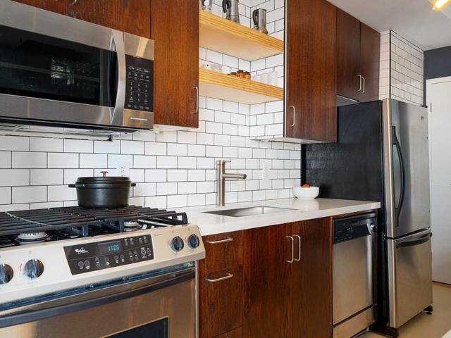 822 - 233 Carlaw Ave