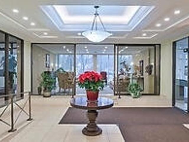 502 - 92 Church St S