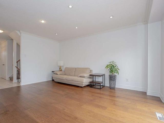 58 Elmfield Cres