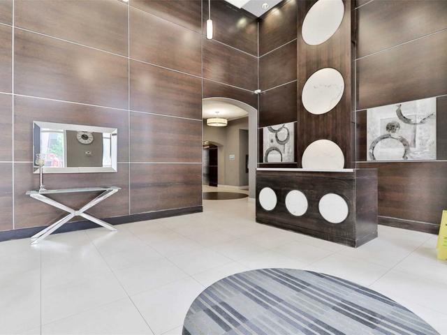 2905 - 25 Town Centre Crt