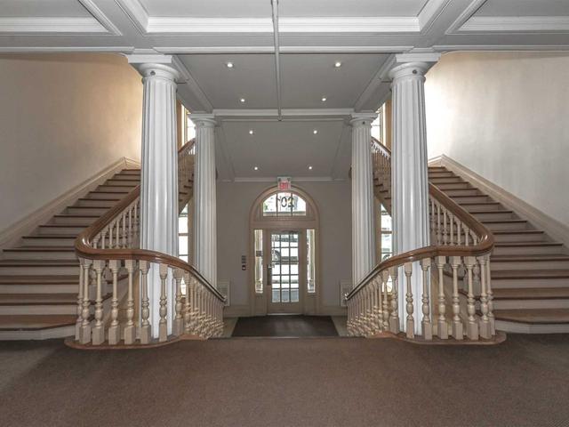 146 - 201 Carlaw Ave