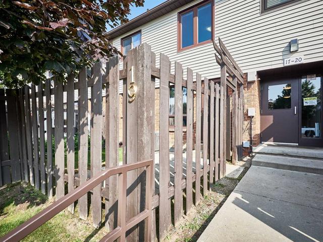 19 - 960 Glen St