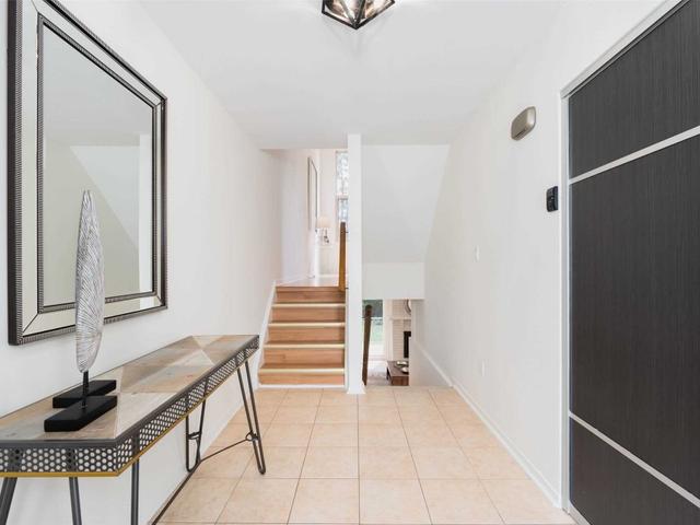 40 - 25 Cardwell Ave
