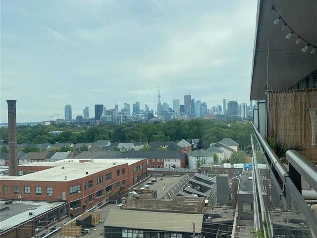 1011 - 319 Carlaw Ave