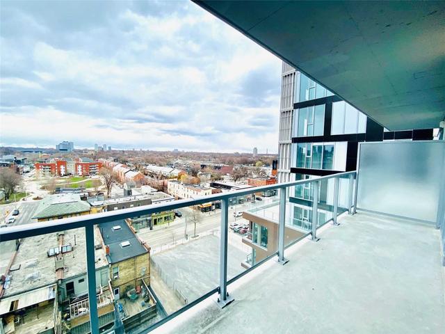 1025 - 30 Baseball Pl