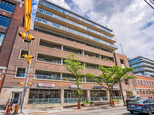 411 - 233 Carlaw Ave