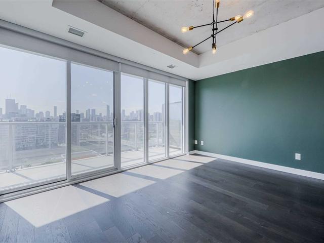 1407 - 15 Baseball Pl