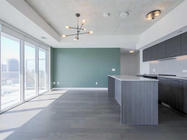 1407 - 15 Baseball Pl