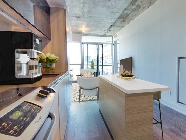 731 - 1190 Dundas St E