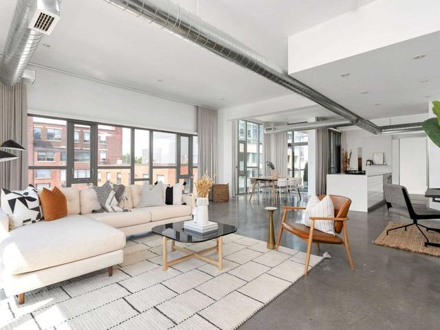 309 - 625 Queen St E