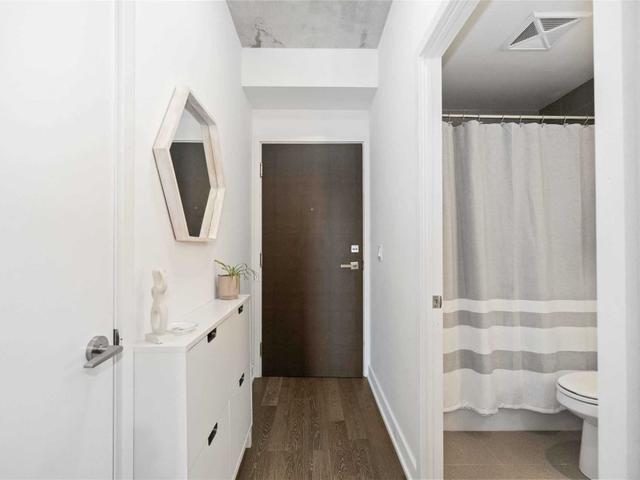 621 - 1190 Dundas St