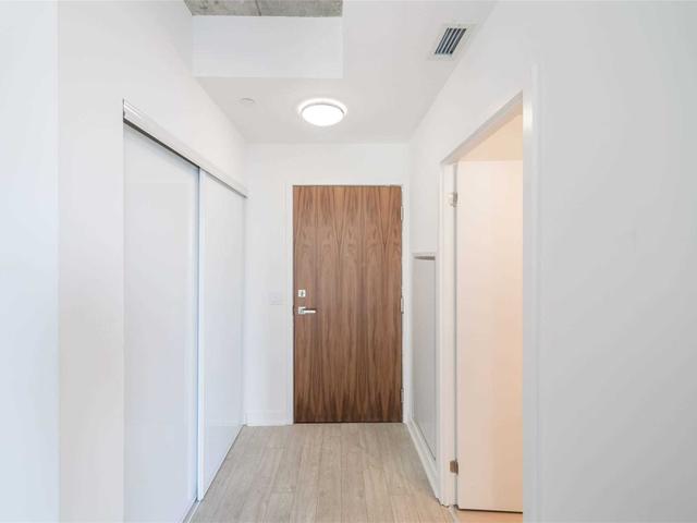 802 - 15 Baseball Pl