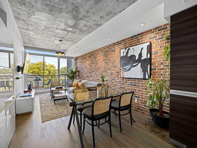 513 - 1238 Dundas St E