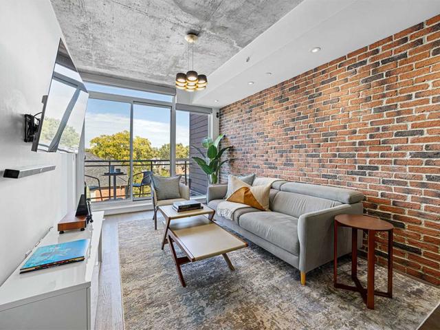 513 - 1238 Dundas St E