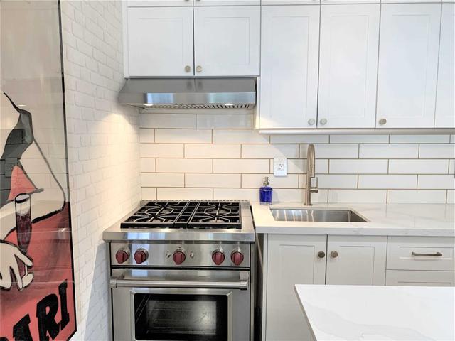 419 - 233 Carlaw Ave